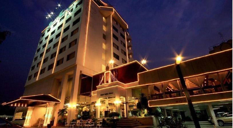 Louis Tavern Hotel - SHA Plus Certified Bangkok Extérieur photo